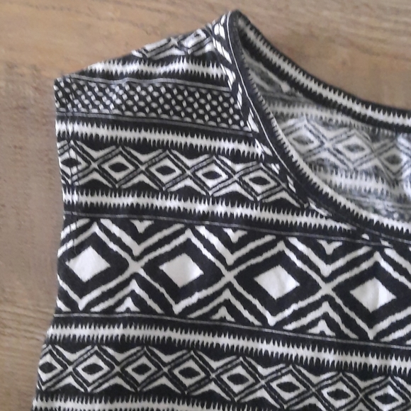 Tee - Picture 3 of 6